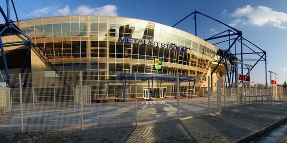 Сто років.